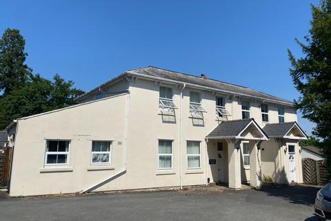 1 bed property, in Victoria Court, £110,000