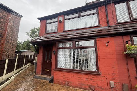 3 bed property, in Ross Avenue, £210,000
