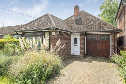 3 bed property, in Norreys Road, £525,000