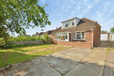 3 bed property, in Magpie Hall Road, £425,000