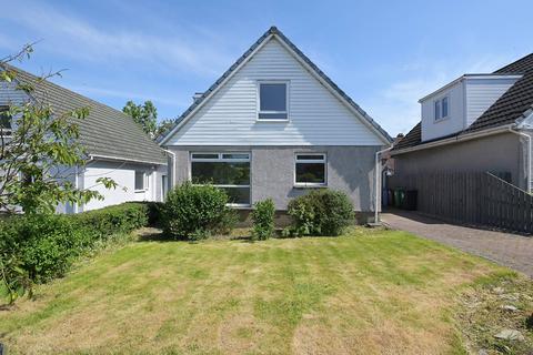4 bed property, in 2 West Park, £255,000