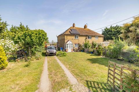 3 bed property, in Blacketts Road, £300,000