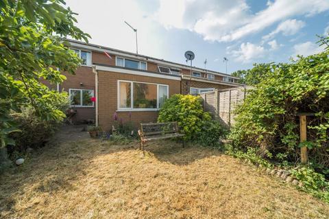 3 bed property, in Ramsons Way, £350,000