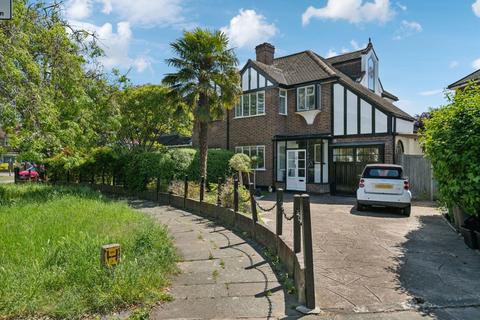 3 bed property, in Wellesley Crescent, £1,150,000