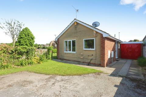 2 bed property, in Thorpe Green, £240,000