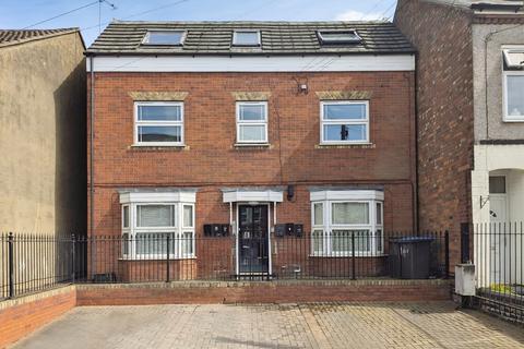 Studio, in Flat 1, £58,000
