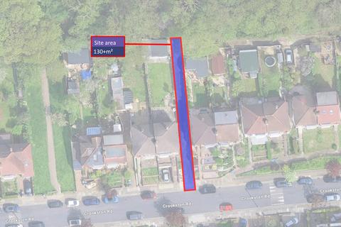 Land, in Alley in Crookston road, £1,000