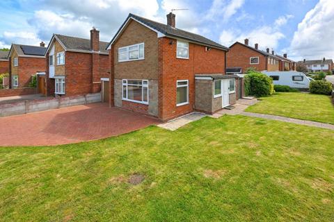 3 bed property, in Rea Drive, £280,000