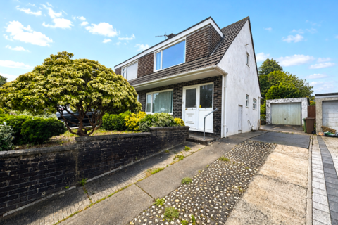 3 bed property, in Clittaford Road, £250,000