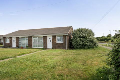 2 bed property, in Fraser Close, £285,000