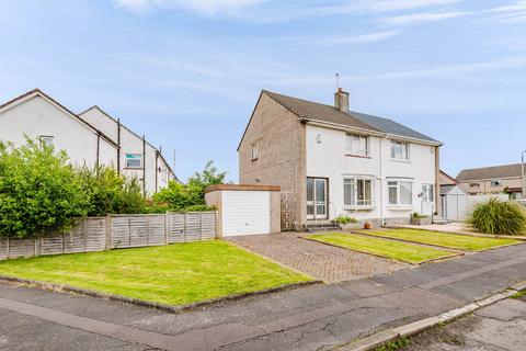 2 bed property, in Oak Place, £105,000