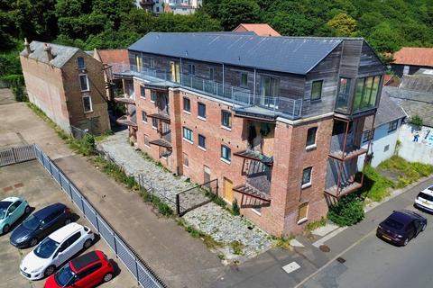 Land, in 311-314 Whapload Road, £725,000