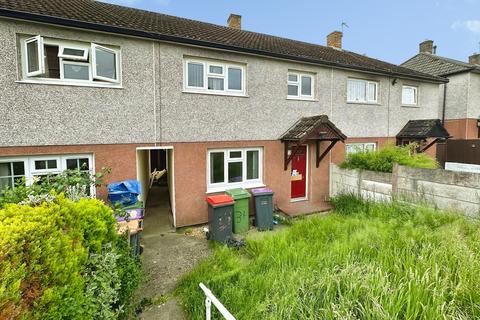 3 bed property, in 36 Gloucester Avenue, £24,000