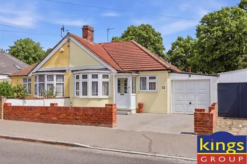 3 bed property, in Galliard Road, £500,000