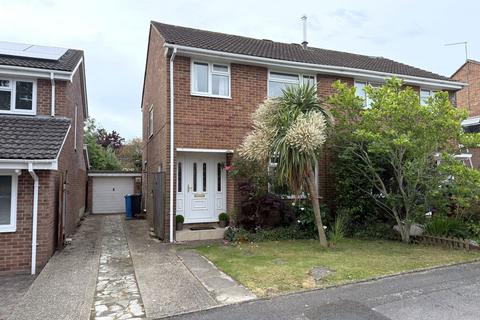3 bed property, in Beckhampton Road, £300,000