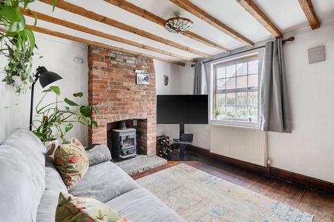 2 bed property, in Hartfield Road, £385,000