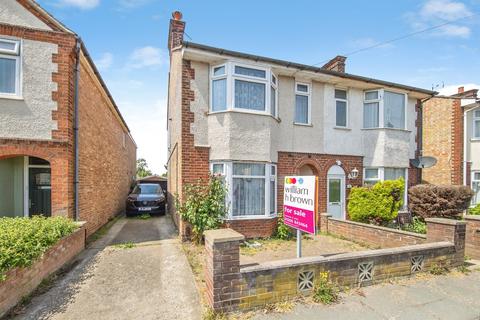 3 bed property, in St. Johns Road, £300,000
