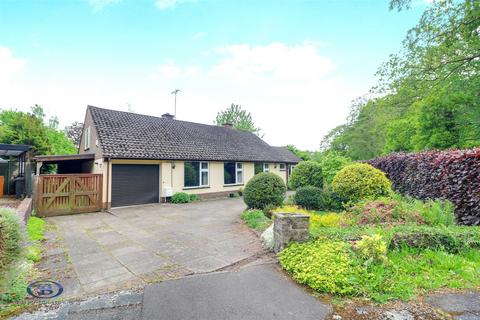 3 bed property, in Woodside, £450,000