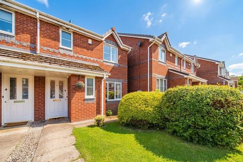 3 bed property, in Hawthorn Avenue, £250,000