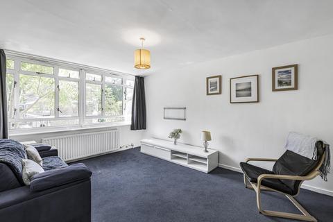Land, in Churchill Gardens, £300,000