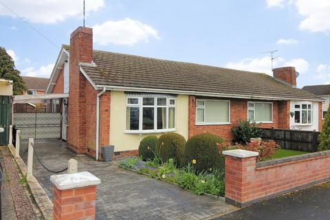 2 bed property, in Glamorgan Avenue, £245,000