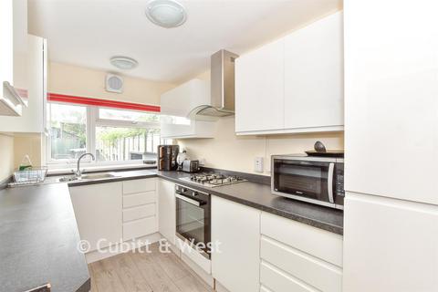 2 bed property, in Cambrai Avenue, £280,000