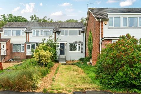 3 bed property, in Cutlers Place, £285,000