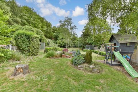 3 bed property, in London Road, £550,000