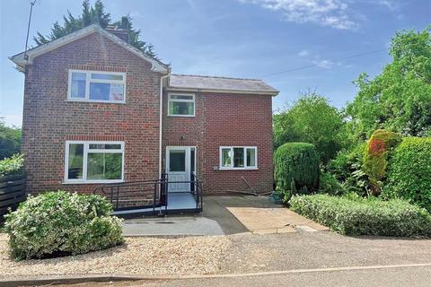 2 bed property, in High Ferry Lane, £115,000
