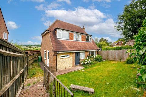 5 bed property, in Church Road, £625,000