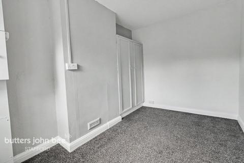 2 bed property, in Stone Road, £170,000