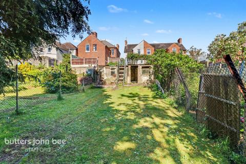 2 bed property, in Stone Road, £170,000