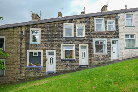 2 bed property, in Peter Street, £79,000