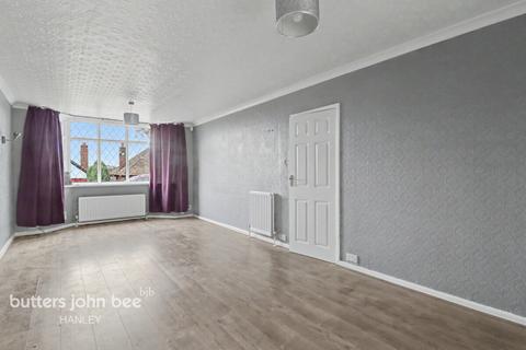 3 bed property, in Courtway Drive, £112,000