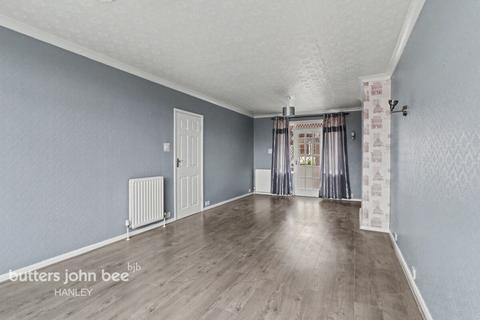 3 bed property, in Courtway Drive, £105,000