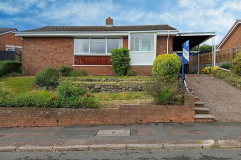3 bed property, in Parkside Drive, £325,000