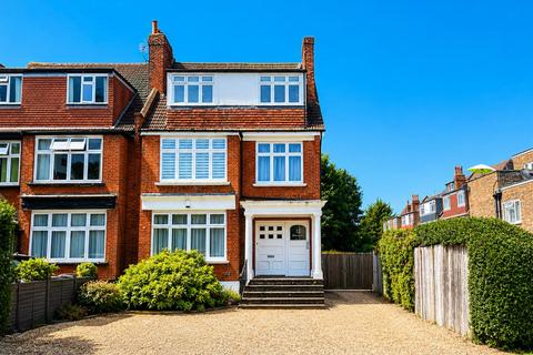 3 bed property, in Albion Road, £400,000