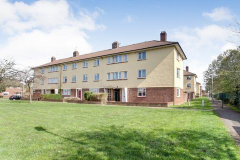 2 bed property, in Heather Lane, £350,000