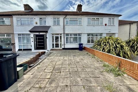 3 bed property, in Kingsbridge Crescent, £485,000