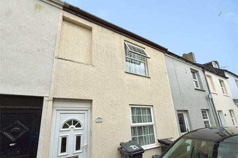 2 bed property, in Charles Street, £220,000