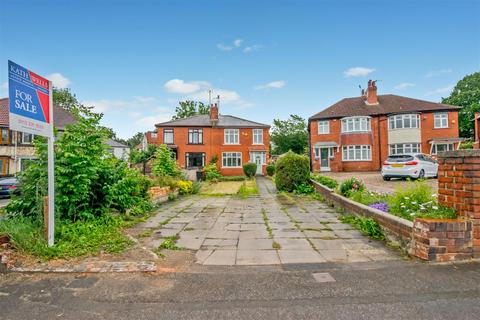 3 bed property, in Stanningley Road, £285,000