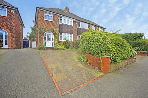 3 bed property, in Richmond Road, £300,000