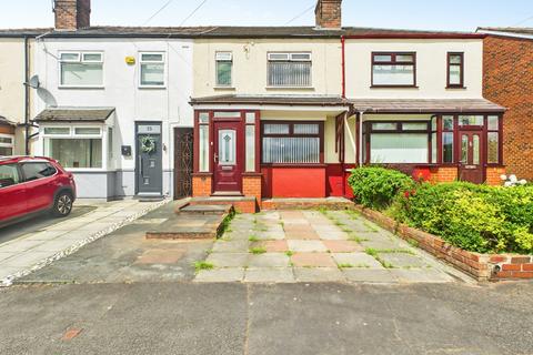 2 bed property, in Longview Road, £149,950