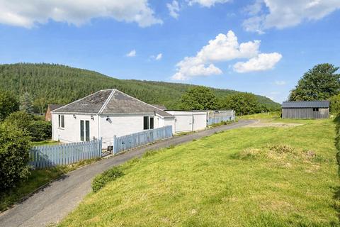 3 bed property, in Offas Road, £265,000