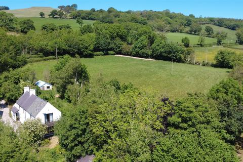 3 bed property, in Groesffordd Marli, £400,000