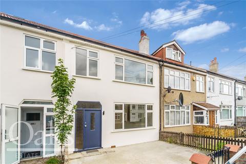 3 bed property, in Churchmore Road, £650,000