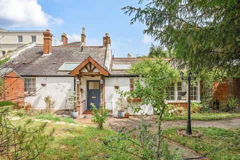 4 bed property, in Woodcote Road, £675,000
