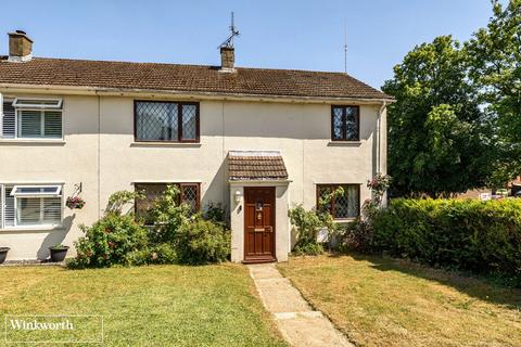 4 bed property, in Stratfield Road, £425,000
