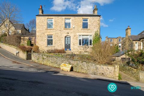 4 bed property, in Hawthorn Villa, £525,000