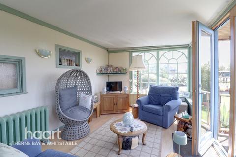 1 bed property, in Whitstable CT5, £350,000